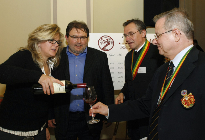 Egri Borok az Akadémián fotó