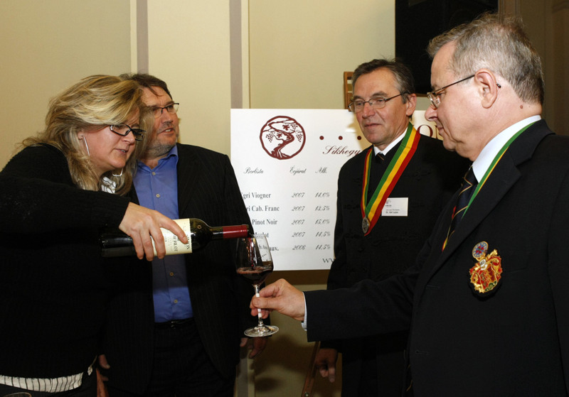 Egri Borok az Akadémián fotó