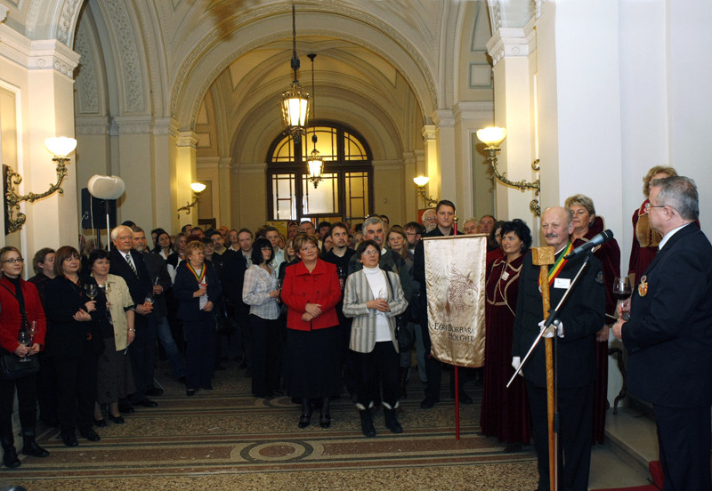 Egri Borok az Akadémián fotó